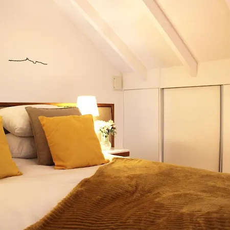 דירה Living Aliados Mezzanine Flat W/ Ac *