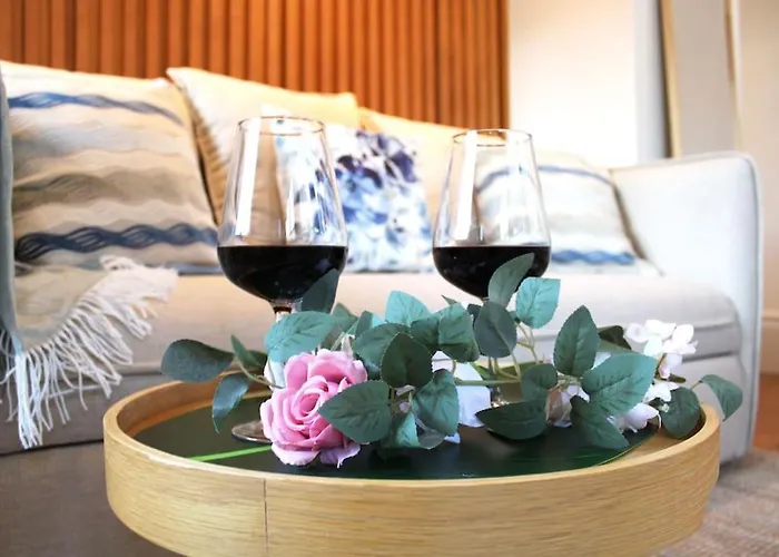 Living Aliados Mezzanine Flat W/ Ac 포르투