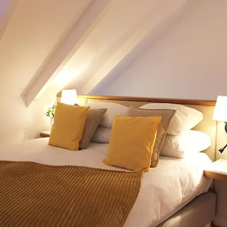 Living Aliados Mezzanine Flat W/ Ac *